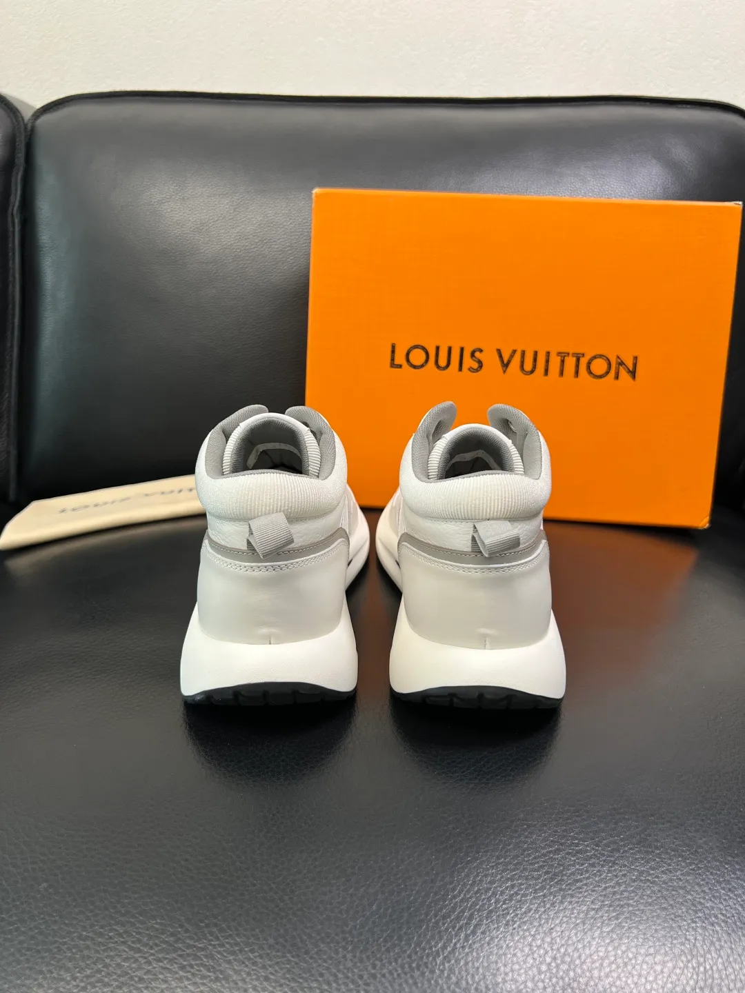 Men's shoes 💰820 Lv high quality top crafts Louis Vuitton, sports sneakers counter synchronization, uppers imported from Italy, high quality splicing colorful complex crafts, imported mesh pads soft and comfortable, soles: original soles specially provided by the original factory, T men's shoes 💰U exclusive movable molded soles super comfortable, original factory single goods, code number 39-44 (customized 38 45)